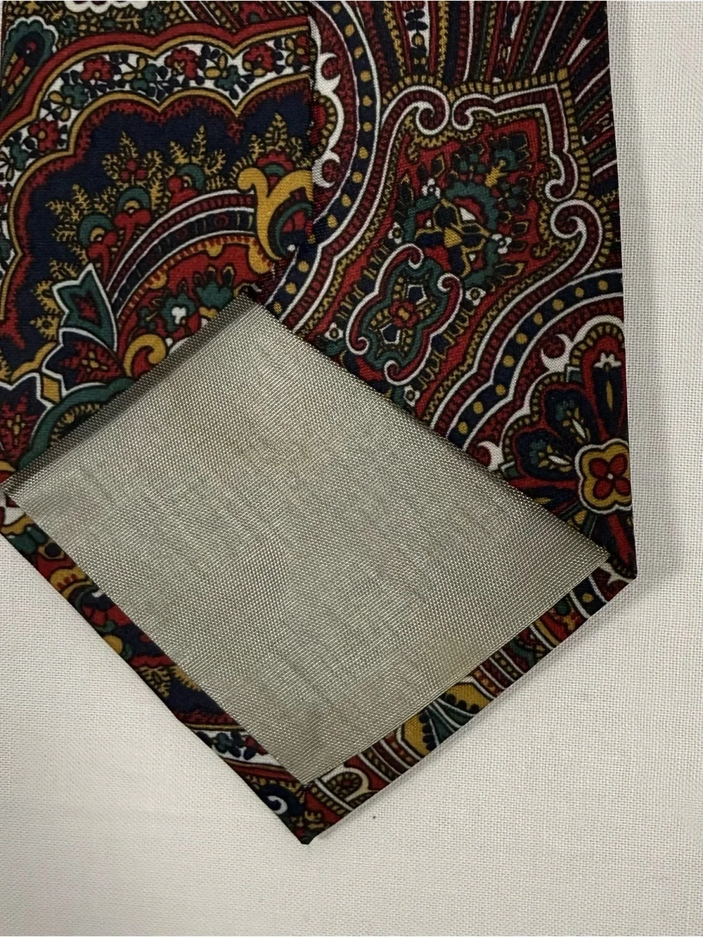 Vintage Antonio Calafatano Burgundy Silk Paisley Medallion Necktie‎